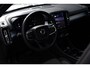 Volvo XC40 B4 Automaat Plus Dark | Verwarmbare Voorstoelen en Stuurwiel | Semi-Elektrische Trekhaak | Verwarmbare Voorruit | Premium Audio by Harman Kardon | Adaptieve Cruise Control | Park Assist