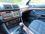 BMW 5-Serie Touring 520i Executive Ecc Schuifkanteldak Xenon Stoelverwarming Pdc LM Velgen ***Youngtimer***Apk t/m 10-9-2026***
