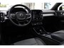 Volvo XC40 T2 Automaat Momentum | Panoramadak| Full map Navigatie| Parkeercamera| Park Assist voor en achter| Automatische dimmende binnen en buitenspiegels.