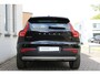 Volvo XC40 T2 Automaat Momentum | Panoramadak| Full map Navigatie| Parkeercamera| Park Assist voor en achter| Automatische dimmende binnen en buitenspiegels.