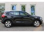 Volvo XC40 T2 Automaat Momentum | Panoramadak| Full map Navigatie| Parkeercamera| Park Assist voor en achter| Automatische dimmende binnen en buitenspiegels.