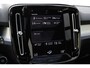 Volvo XC40 T2 Automaat Momentum | Panoramadak| Full map Navigatie| Parkeercamera| Park Assist voor en achter| Automatische dimmende binnen en buitenspiegels.