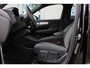 Volvo XC40 T2 Automaat Momentum | Panoramadak| Full map Navigatie| Parkeercamera| Park Assist voor en achter| Automatische dimmende binnen en buitenspiegels.