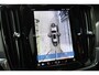 Volvo V90 T8 Plug-in hybrid AWD Ultra Dark | Premium Audio by Harman en Kardon | Interieur Voorverwarming| Head Up display | Adaptieve Cruise Control | BLIS | Gelaagde Zijruiten | Rondomzicht Camera | Panoramadak | Semi Electrische Trekhaak.