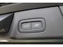 Volvo V90 T8 Plug-in hybrid AWD Ultra Dark | Premium Audio by Harman en Kardon | Interieur Voorverwarming| Head Up display | Adaptieve Cruise Control | BLIS | Gelaagde Zijruiten | Rondomzicht Camera | Panoramadak | Semi Electrische Trekhaak.