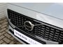 Volvo V90 T8 Plug-in hybrid AWD Ultra Dark | Premium Audio by Harman en Kardon | Interieur Voorverwarming| Head Up display | Adaptieve Cruise Control | BLIS | Gelaagde Zijruiten | Rondomzicht Camera | Panoramadak | Semi Electrische Trekhaak.