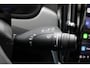 Volvo V90 T8 Plug-in hybrid AWD Ultra Dark | Premium Audio by Harman en Kardon | Interieur Voorverwarming| Head Up display | Adaptieve Cruise Control | BLIS | Gelaagde Zijruiten | Rondomzicht Camera | Panoramadak | Semi Electrische Trekhaak.