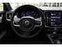Volvo V90 T8 Plug-in hybrid AWD Ultra Dark | Premium Audio by Harman en Kardon | Interieur Voorverwarming| Head Up display | Adaptieve Cruise Control | BLIS | Gelaagde Zijruiten | Rondomzicht Camera | Panoramadak | Semi Electrische Trekhaak.