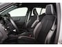 Volvo XC40 Single Motor Extended Range Plus 82 kWh - IntelliSafe Assist & Surround - Parkeercamera - Verwarmde voorstoelen & stuur - Parkeersensoren voor & achter - Draadloze tel. lader - Extra getint glas - 19' LMV met all season banden