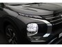 Mitsubishi Outlander 2.4 PHEV First Edition | HUD | Elektrisch bedienbare achterklep | Stoel- en stuurverwarming |