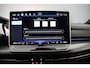 Volkswagen Golf R-Line Edition 1.5 eTSI 150pk DSG Automaat Panoramadak, Harman Kardon audio, Adaptive cruise control, LED matrix koplampen, Navigatie