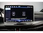 Volkswagen Golf R-Line Edition 1.5 eTSI 150pk DSG Automaat Panoramadak, Harman Kardon audio, Adaptive cruise control, LED matrix koplampen, Navigatie