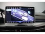Volkswagen Golf R-Line Edition 1.5 eTSI 150pk DSG Automaat Panoramadak, Harman Kardon audio, Adaptive cruise control, LED matrix koplampen, Navigatie