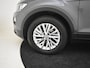Volkswagen T-Roc 1.0 TSI Style Business 116pk | Apple Carplay Android Auto | Cruise control adaptief | Navigatie Full Map | 16"LMV