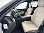 Volvo XC60 T8 Recharge Ultra Dark | 22" | Luchtvering | Bowers & Wilkins | Getint & Gelamineerd glas | Alarm | Head-up | Panoramadak | 360 Camera | Stoel/stuur/achterbankverwarming | Achterbank verwarmd | Achteruitrij assistent | Achteruitrijcamera