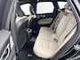 Volvo XC60 T8 Recharge Ultra Dark | 22" | Luchtvering | Bowers & Wilkins | Getint & Gelamineerd glas | Alarm | Head-up | Panoramadak | 360 Camera | Stoel/stuur/achterbankverwarming | Achterbank verwarmd | Achteruitrij assistent | Achteruitrijcamera