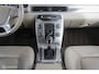 Volvo XC70 2.4 D5 Summum AWD | Schuifdak | LED | Leder | Trekhaak | Navigatie | Rijklaarprijs |
