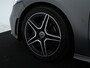 Mercedes-Benz A-klasse 160 Business Solution AMG Panoramadak | 5 spaaks lichtmetalen velgen | Navigatie | Parking support met camera achter | elect bed. voorstoelen met memory | Inclusief 48 maanden Mercedes-Benz Certified garantie voor Europa.