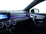 Mercedes-Benz A-klasse 160 Business Solution AMG Panoramadak | 5 spaaks lichtmetalen velgen | Navigatie | Parking support met camera achter | elect bed. voorstoelen met memory | Inclusief 48 maanden Mercedes-Benz Certified garantie voor Europa.
