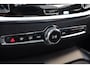Volvo V60 B4 197PK Momentum Business | Panoramadak | Adap Cruise | Camera | Park Assist | Carplay