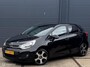 Kia Rio 1.2 CVVT Super Pack 5 deurs - ECC - CRUISE CONTROLE - KEYLESS ENTRY/START - 17" LM VELGEN - PARKEERSENSOREN ACHTER - BLUETOOTH - LED - NL AUTO - NAP - 2E EIGENAAR - APK T/M 20-06-2026 -