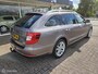 Skoda Superb Combi 2.0 TDI Elegance Xrnon Cruise PDC LMV Apk