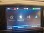 Peugeot 2008 1.2 PureTech Signature Automaat | Trekhaak| Navigatie | Parkeersensoren | DAB | Cruise Controle | Airco | Bestuurdersstoel in hoogte verstelbaar | Bluetooth telefoonvoorbereiding