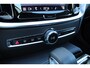 Volvo V60 2.0 T6 Plug-in Hybrid AWD Plus Dark | HEICO Sportuitlaat Met Klepbediening | HEICO Bodykit | Diffusor | Voorspoiler | Zijskirts | Spoorverbreders | 19 Inch Lichtmetalen Velgen | Lederen Bekleding | Panoramadak | Getint Glas | Elektrisch Verstelbare Voorstoelen Met Geheugen | High Performance Audiosysteem | Google Services |