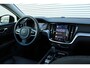 Volvo V60 2.0 T6 Plug-in Hybrid AWD Plus Dark | HEICO Sportuitlaat Met Klepbediening | HEICO Bodykit | Diffusor | Voorspoiler | Zijskirts | Spoorverbreders | 19 Inch Lichtmetalen Velgen | Lederen Bekleding | Panoramadak | Getint Glas | Elektrisch Verstelbare Voorstoelen Met Geheugen | High Performance Audiosysteem | Google Services |
