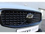 Volvo V60 T6 Automaat Plug-in Hybrid AWD Plus Dark | HEICO Sportuitlaat Met Klepbediening | HEICO Bodykit | Diffusor | Voorspoiler | Zijskirts | Spoorverbreders | 20 Inch Lichtmetalen Velgen R-Design | Lederen Bekleding | Panoramadak | Getint Glas | Elektrisch Verstelbare Voorstoelen Met Geheugen | High Performance Audiosysteem | Google Services |
