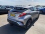 Toyota C-HR 1.8 Hybrid Bi-Tone Plus Trekhaak, dodehoek detectie, navigatie, stoel- & stuurverwarming, achteruitrij camera, parkeersensoren, lederen bekleding, Volledig dealeronderhouden