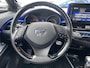 Toyota C-HR 1.8 Hybrid Bi-Tone Plus Stoel- & stuurverarming, navigatie, dodehoek detectie, JBL Premium audio, Volledig dealeronderhouden, achteruitrij camera, adaptieve cruise control