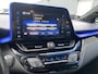 Toyota C-HR 1.8 Hybrid Bi-Tone Plus Stoel- & stuurverarming, navigatie, dodehoek detectie, JBL Premium audio, Volledig dealeronderhouden, achteruitrij camera, adaptieve cruise control