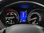 Toyota C-HR 1.8 Hybrid Bi-Tone Plus Stoel- & stuurverarming, navigatie, dodehoek detectie, JBL Premium audio, Volledig dealeronderhouden, achteruitrij camera, adaptieve cruise control
