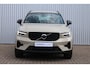 Volvo XC40 B4 Automaat Plus Dark | Verwarmbare voorstoelen | Verwarmbaar stuurwiel | Premium sound by Harman Kardon | Verwarmbaar voorruit | Semi elektrische trekhaak| 18 inch Lichtmetalen velgen