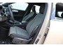 Volvo XC40 B4 Automaat Plus Dark | Verwarmbare voorstoelen | Verwarmbaar stuurwiel | Premium sound by Harman Kardon | Verwarmbaar voorruit | Semi elektrische trekhaak| 18 inch Lichtmetalen velgen