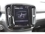 Volvo XC40 B4 Automaat Plus Dark | Verwarmbare voorstoelen | Verwarmbaar stuurwiel | Premium sound by Harman Kardon | Verwarmbaar voorruit | Semi elektrische trekhaak| 18 inch Lichtmetalen velgen
