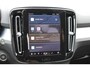 Volvo XC40 B4 Automaat Plus Dark | Verwarmbare voorstoelen | Verwarmbaar stuurwiel | Premium sound by Harman Kardon | Verwarmbaar voorruit | Semi elektrische trekhaak| 18 inch Lichtmetalen velgen