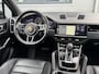 Porsche Cayenne 3.0 340 PK | Achteras besturing | Pano dak | Trekhaak | Leder dashboard | Luchtvering