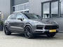 Porsche Cayenne 3.0 340 PK | Achteras besturing | Pano dak | Trekhaak | Leder dashboard | Luchtvering
