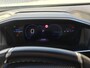 Peugeot 2008 1.2 Hybrid 136 GT | Achterbank in delen neerklapbaar | Achteruitrijcamera | Airco (automatisch)