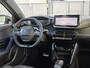 Peugeot 2008 1.2 Hybrid 136 GT | Achterbank in delen neerklapbaar | Achteruitrijcamera | Airco (automatisch)