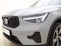 Volvo XC40 B4 211pk Plus Dark / Harman&Kardon / El. Trekhaak / El. Stoelen / Stoel + Stuurw. Verwarming / BLIS / ACC / PDC + CAM / Verw. Voorruit /