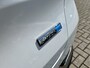 Renault Captur 1.6 E-Tech Plug-In Hybrid 160 Intens | Elektrische Stoelen | Trekhaak | Dakrails | Stoelverwarming | Groot Scherm | All Seasons | Navigatie | Climate Control | Achteruitrijcamera + Parkeersensoren | Luxe Versnellingspook | Apple CarPlay/Android Auto
