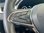 Renault Captur 1.6 E-Tech Plug-In Hybrid 160 Intens | Elektrische Stoelen | Trekhaak | Dakrails | Stoelverwarming | Groot Scherm | All Seasons | Navigatie | Climate Control | Achteruitrijcamera + Parkeersensoren | Luxe Versnellingspook | Apple CarPlay/Android Auto