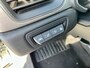 Renault Captur 1.6 E-Tech Plug-In Hybrid 160 Intens | Elektrische Stoelen | Trekhaak | Dakrails | Stoelverwarming | Groot Scherm | All Seasons | Navigatie | Climate Control | Achteruitrijcamera + Parkeersensoren | Luxe Versnellingspook | Apple CarPlay/Android Auto