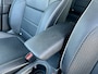 Renault Captur 1.6 E-Tech Plug-In Hybrid 160 Intens | Elektrische Stoelen | Trekhaak | Dakrails | Stoelverwarming | Groot Scherm | All Seasons | Navigatie | Climate Control | Achteruitrijcamera + Parkeersensoren | Luxe Versnellingspook | Apple CarPlay/Android Auto