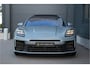 Porsche Panamera 2.9 4 E-Hybrid 470PK | 2025 | ACC | Stoelventilatie + Stuurverwarming | Camera | Lane & Side Assist | Softclose | Bose | Achterasbesturing | Memory 2x | 21"| Fabrieksgarantie | Geluid- en warmtewerend glas | Interieurverlichting kleur | 5 Zits | Sport Chrono | Bankverwarming | Memory Pakket | Matrix Beam | Comfortstoel 14 Voudig | Luchtvering | K