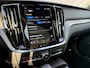 Volvo V60 T6 Plug-in hybrid AWD Ultra Dark | Panoramadak | Head-up Display | Harman Kardon | Leder | Adaptieve Cruise Control | Trekhaak |