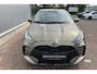 Toyota Yaris 1.5 Hybrid 130 Executive Stoel- & Stuur verwarming, HUD, Dodehoek detectie, Parkeersensoren rondom, JBL, LED, Leder met premium stof, Smart Key